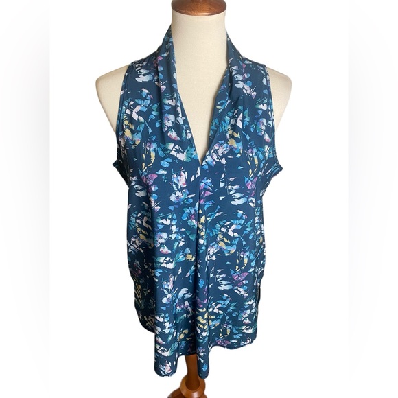 North face sleeveless leaf design top - Picture 1 of 4